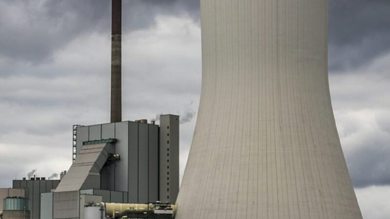 配管外側用伝熱フィンの採用により表面積が増大し、 ボイラーの水温度を低下