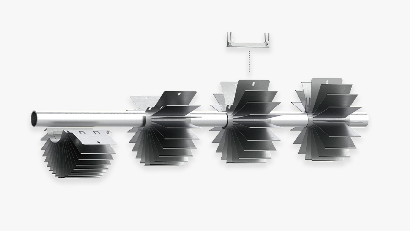 当製品は配管や設備の筐体等に、特別な工具なしで後付け設置できます。
専用の固定金具またはお手持ちのクリップ等で簡単に取り付けできるので導入コストも抑えることができます。
