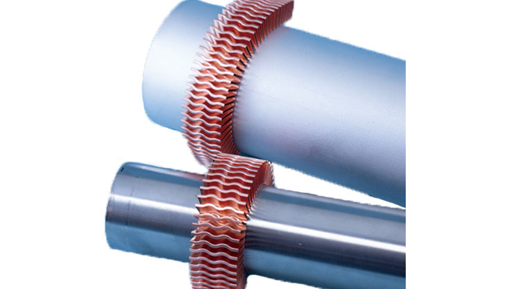 フィンピッチが狭く、フィン高さが高い、高アスペクト比を実現。 平面にも曲面にも取り付け可能な銅製ウェーブフィン