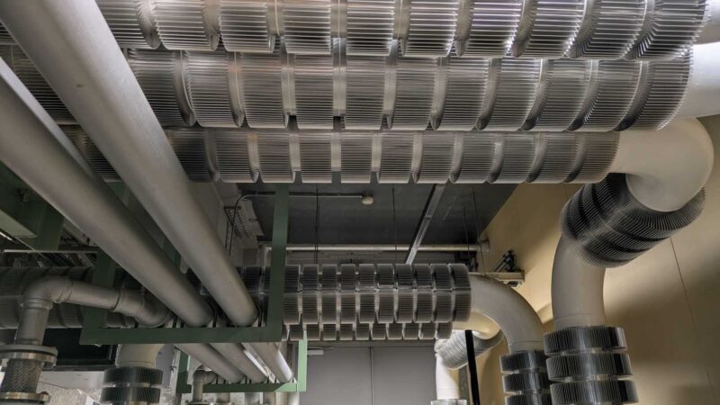 巻き付けるだけで配管の損傷を防止